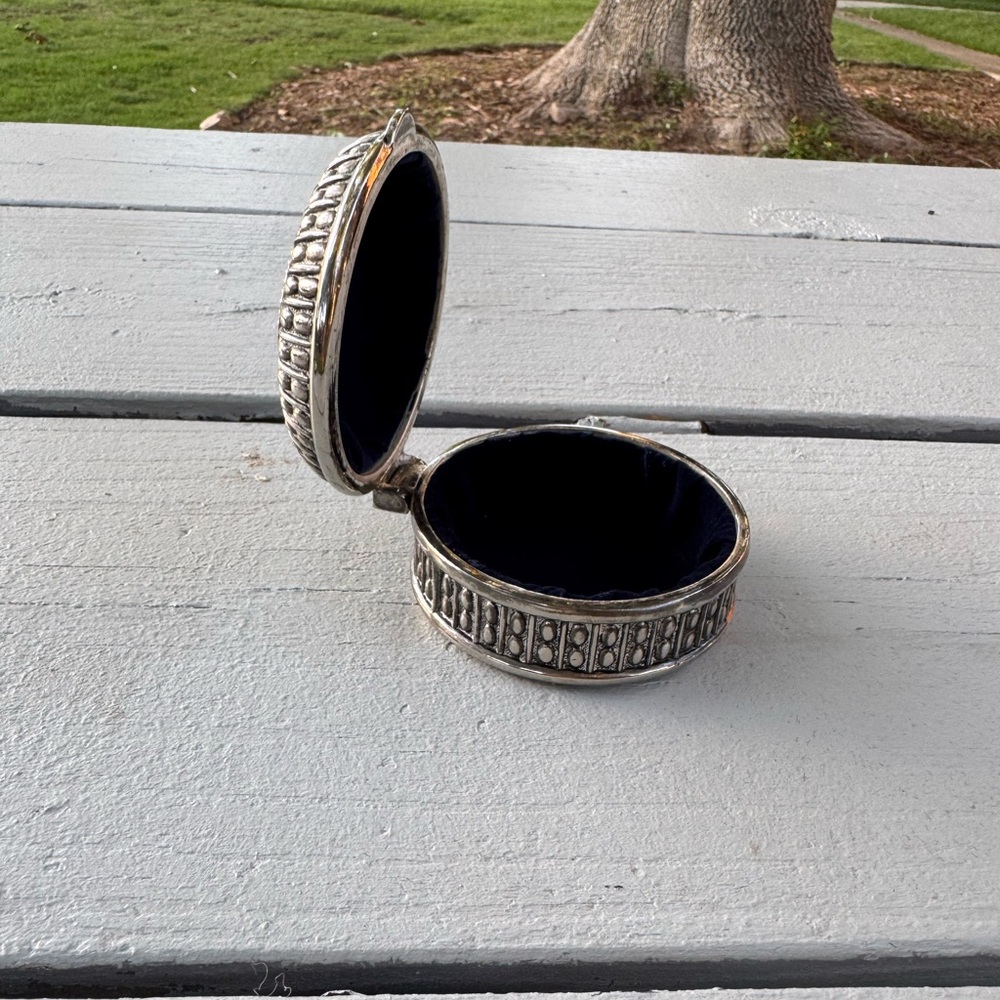 Vintage Sheridan Silversmiths trinket box. - Picture 4 of 9